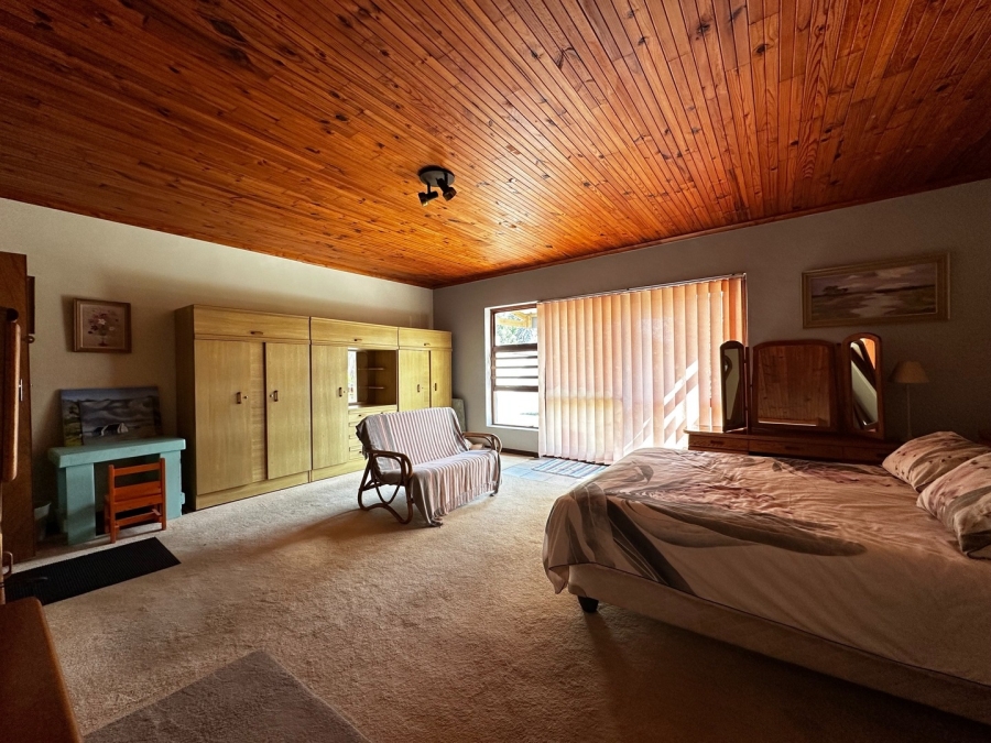 5 Bedroom Property for Sale in Pringle Bay Western Cape